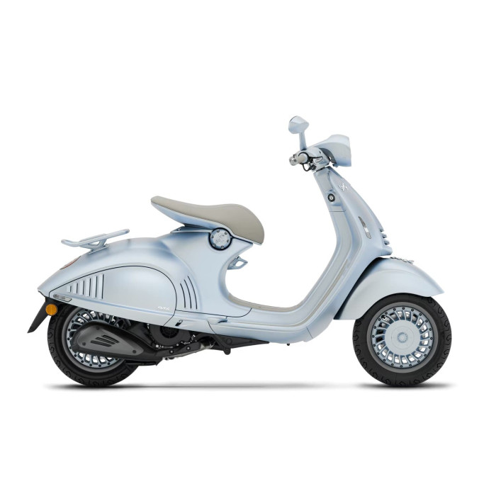 Vespa 946 Snake 125