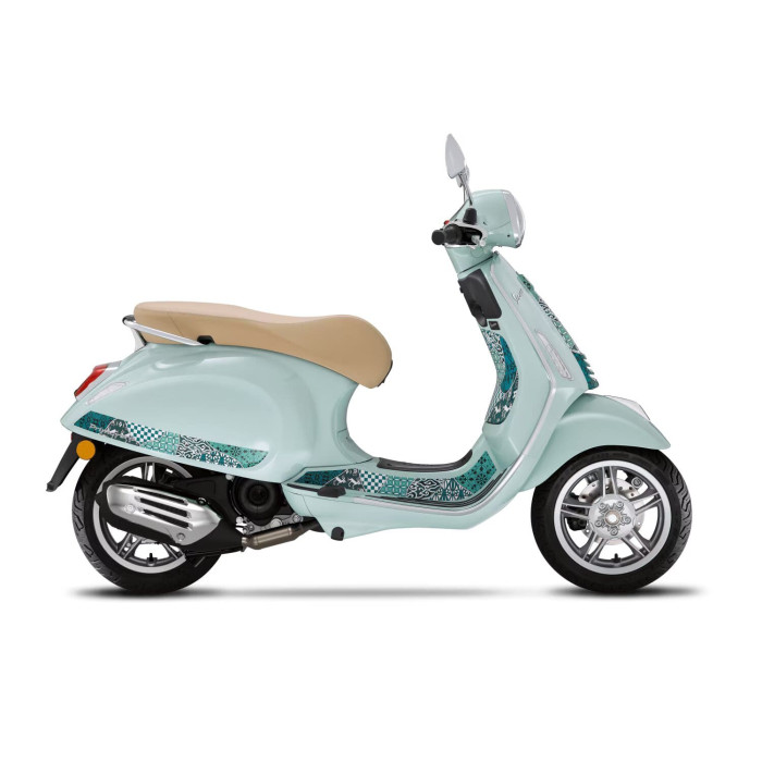 Vespa Primavera 150 Batik